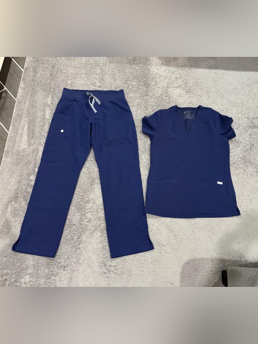 XS/SP FIGS Navy Blue Scrub Set